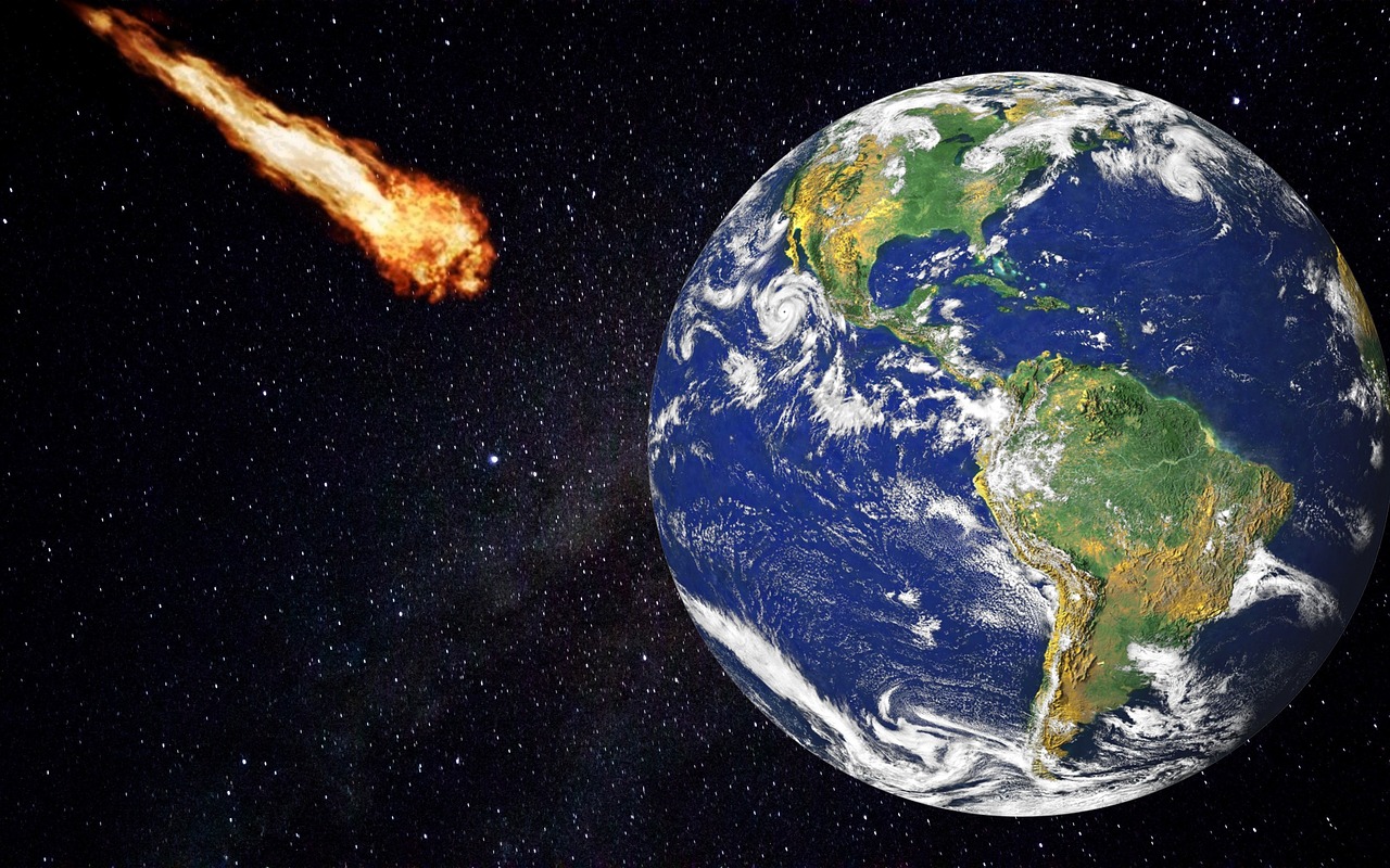 Asteroid approaching Earth. https:/www.needpix.com/photo/1682066/asteroid-comet; 