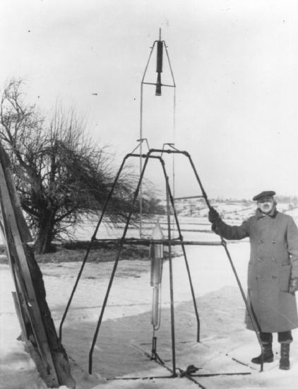 Robert Goddard was the one the first American pioneers in experimental rocketry. https:/www.flickr.com/photos/gsfc/4245368270; 