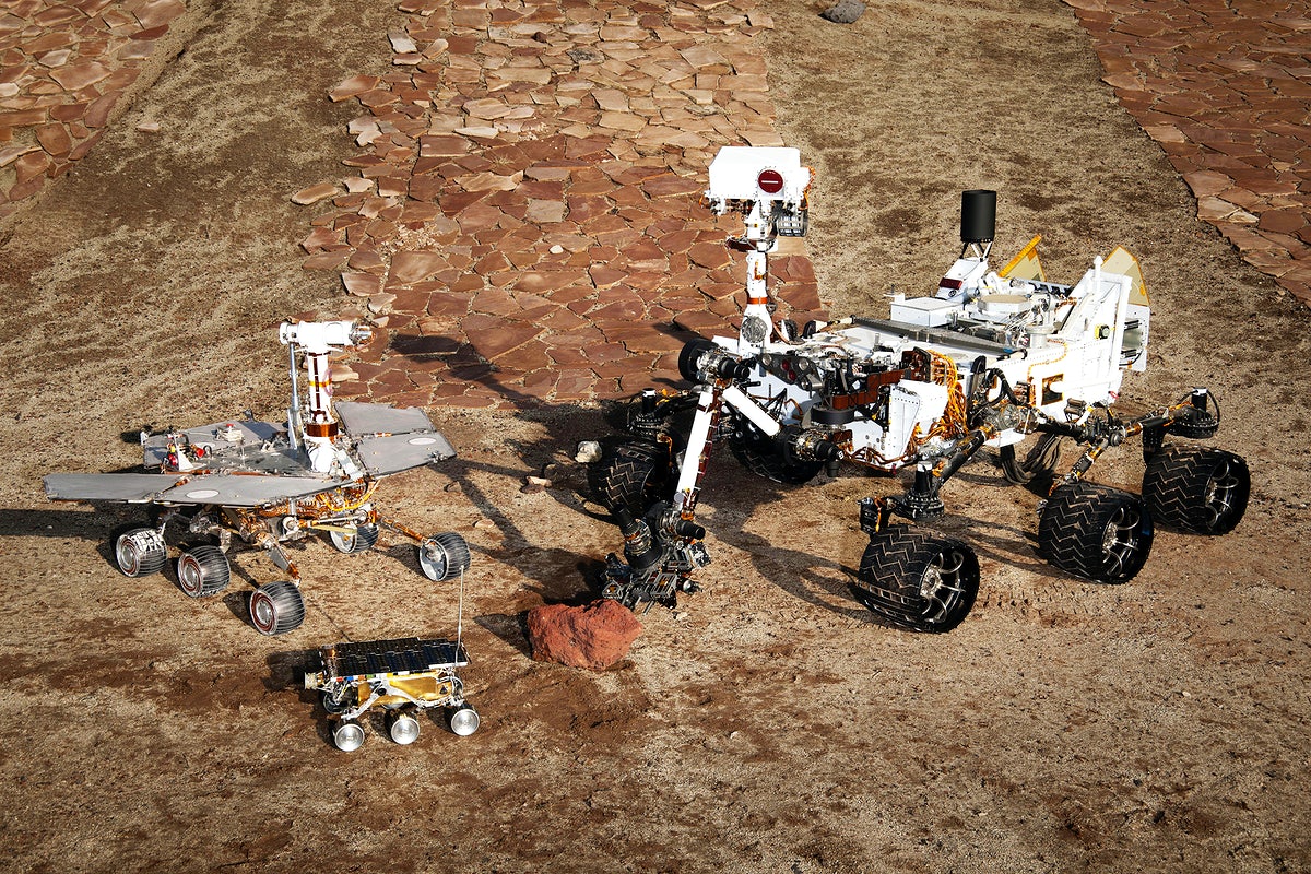 Models of three Mars rovers: Sojourner (foreground), Spirit/Opportunity (left), and Curiosity (right). https:/www.rawpixel.com/image/440549/free-photo-image-mars-rover-astrology; 
