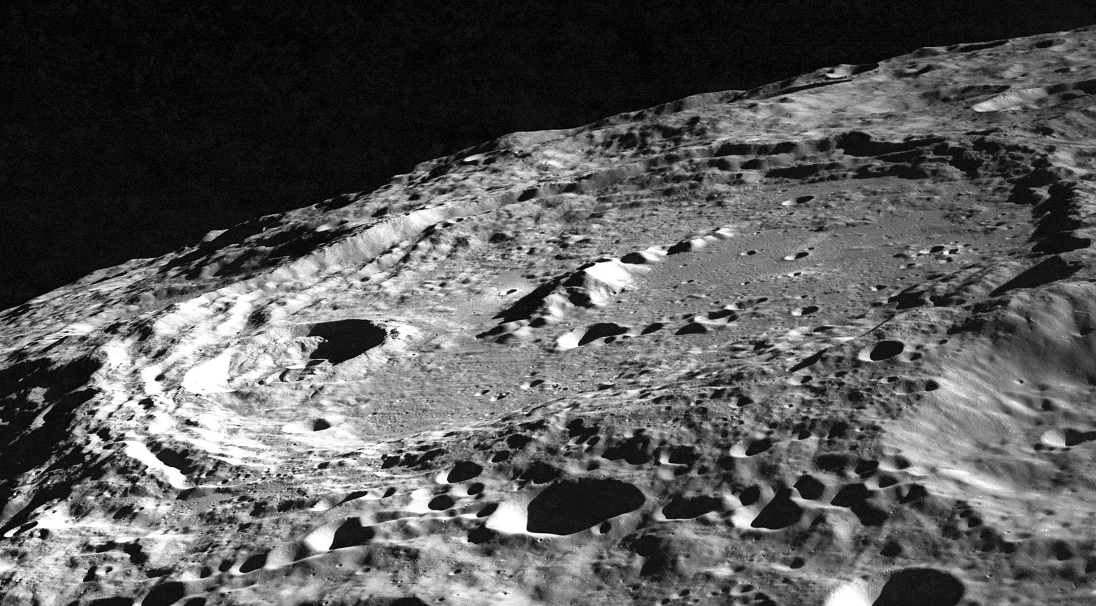 Keeler crater on the Moon. https://commons.wikimedia.org/wiki/File:Keeler_crater_AS10-32-4823.jpg