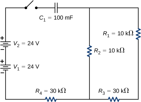 O circuito mostra o terminal positivo da fonte de tensão V subscrito 1 de 24 V conectado ao terminal negativo da fonte de tensão da fonte de tensão V subscrito 2 de 24 V. O terminal positivo do V subscrito 2 está conectado a um interruptor aberto. A outra extremidade do switch é conectada ao capacitor C subscrito 1 de 100 mF, que é conectado a duas ramificações paralelas, uma com resistor R subscrito 2 de 10 kΩ e outra com R subscrito 1 de 10 kΩ e R subscrito 3 de 30 kΩ. As duas ramificações são conectadas à fonte V subscrito 1 por meio do resistor R subscrito 4 de 30 kΩ.