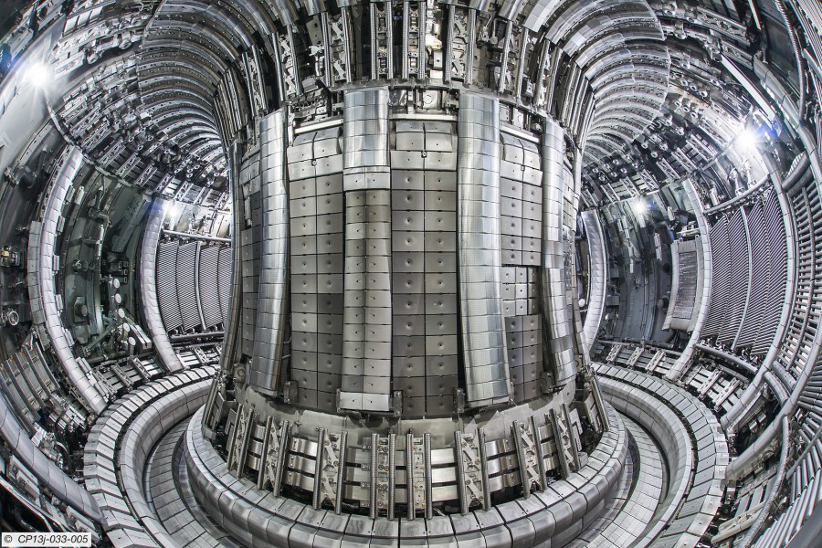 Uma fotografia do detector de fusão de tokamak The Joint European Torus (JET).